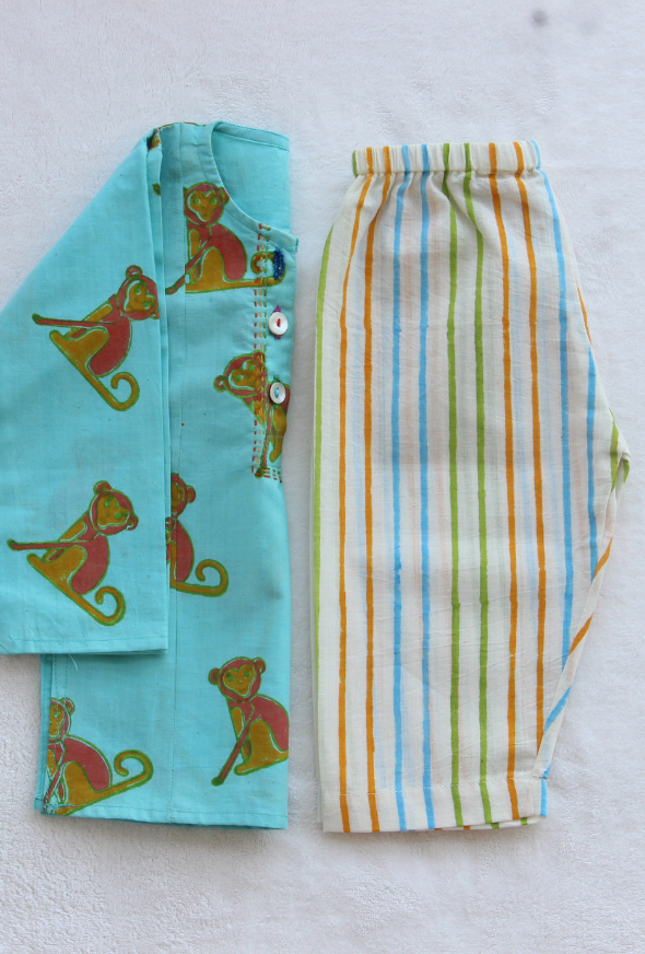 monkool kurta with striped pyjamas (set of 2)
